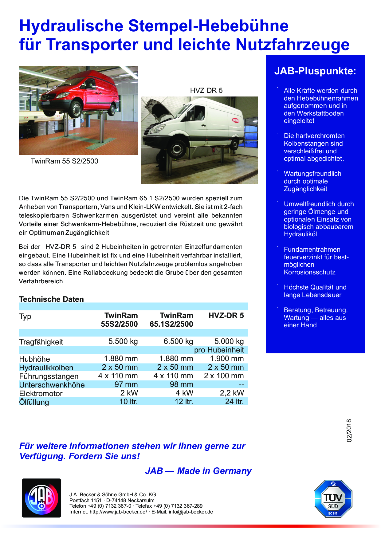 Ein roter Transporter und ein weißer Lieferwagen werden auf hydraulischen Stempel-Hebebühnen angehoben.